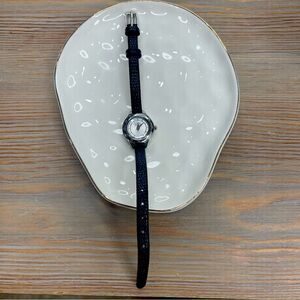 Stone Henge black genuine leather small women’s watch. Broken